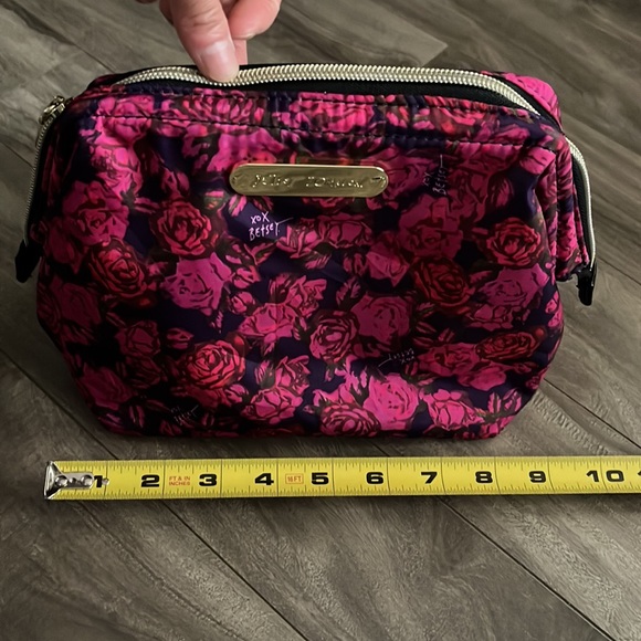 Betsy Johnson Makeup/Toiletries bag - Picture 5 of 7